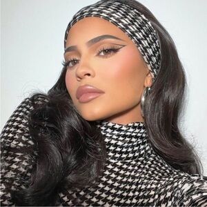 Long Black Body Wavy  Womans  Headband Wig *NEW*